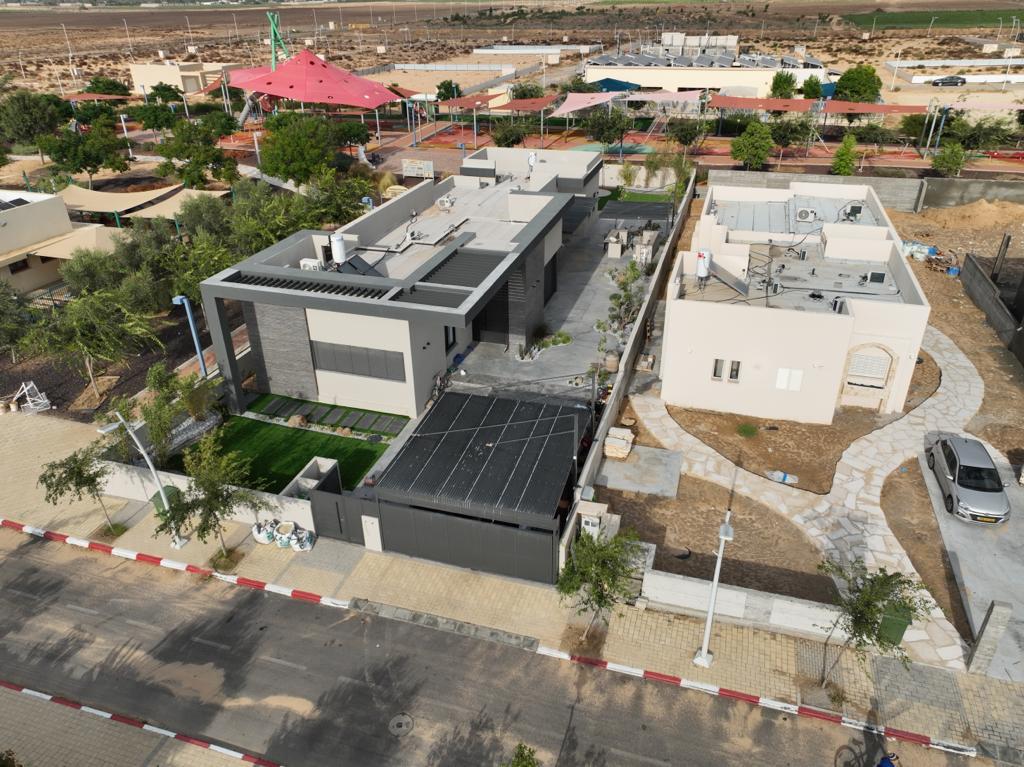 WhatsApp Image 2025-11-18 at 21.56.30 (1)